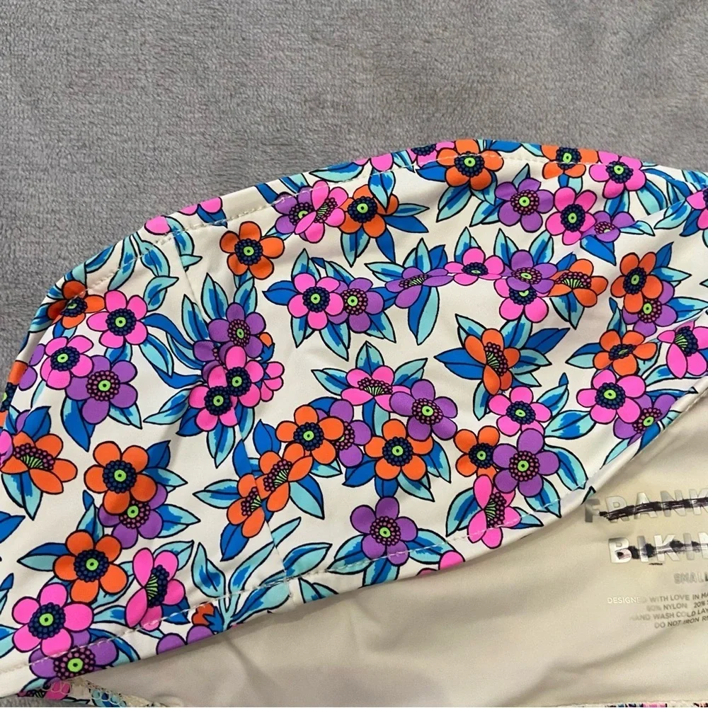 New! Frankie’s Bikinis Jeanette Bikini top flower farm 24135